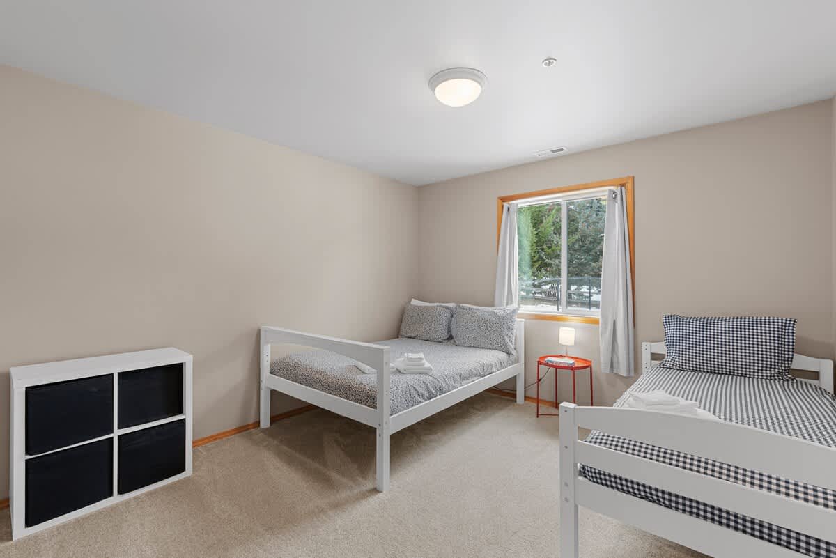 Two twin Beds